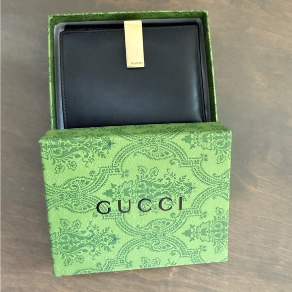GUCCI Black Leather Wallet with Gold Clip Accent w/ box - Picture 1 of 16
